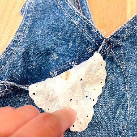 Vintage 3T OshKosh B'Gosh Vestbak Baby Overalls Printed Denim White Lace USA - Picture 4 of 11